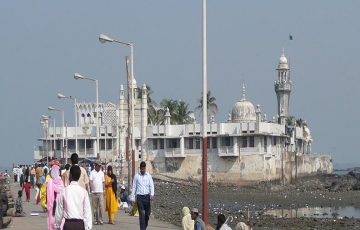 Amazing 3 Days 2 Nights Mumbai Religious Trip Package