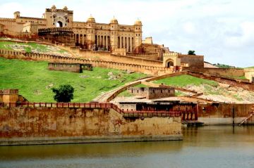 Heart-warming 3 Days 2 Nights Jaipur Palace Holiday Package