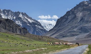 Family Getaway Manikaran Tour Package for 4 Days