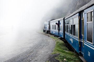 Experience Darjeeling Family Tour Package from Bagdogra