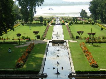 Heart-warming 4 Days Srinagar Water Activities Tour Package