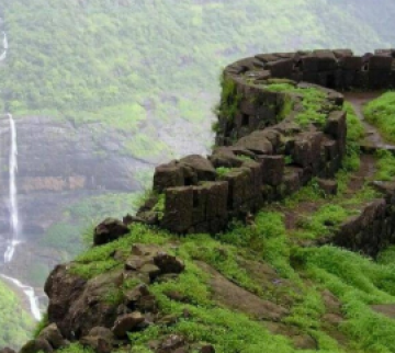 Family Getaway 5 Days Mumbai to Lavasa Tour Package