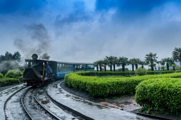 Beautiful 4 Days Darjeeling to Bagdogra Tour Package