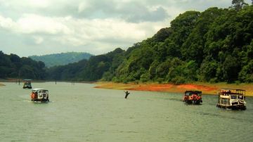 3 N Munnar - 2 N Thekkady - 1 N Alleppey - 2 N Kovalam