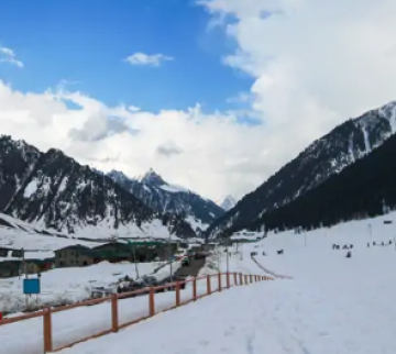 Pleasurable 4 Days 3 Nights Shimla, Manali and Dalhousie Holiday Package