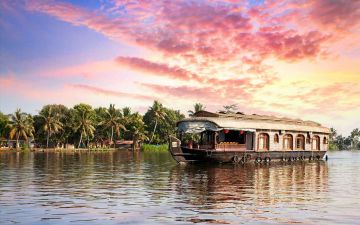 Pleasurable 4 Days 3 Nights Munnar, Alleppey with Cochin Trip Package