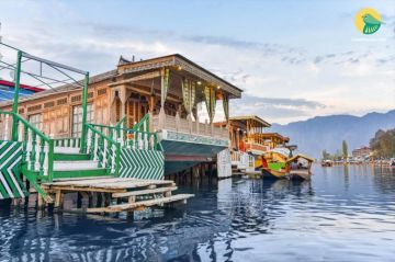 Amazing 4 Days 3 Nights Srinagar with New Delhi Vacation Package