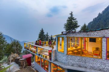 Family Getaway 3 Days Dalhousie and New Delhi Holiday Package