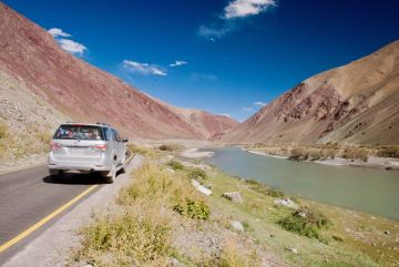 Amazing 5 Days Leh and New Delhi Trip Package