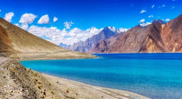 Heart-warming 5 Days New Delhi to Leh Tour Package