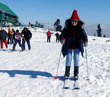 Family Getaway 4 Days Srinagar with Gulmarg Vacation Package