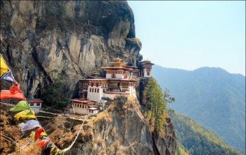 Pleasurable Gangtok Tour Package from New Delhi