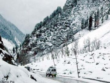 Beautiful 2 Days Kullu with New Delhi Vacation Package