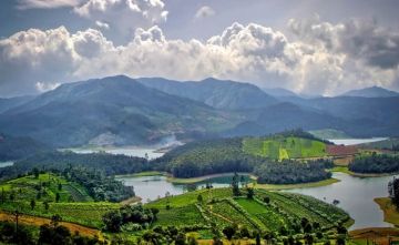 Amazing 3 Days Ooty and New Delhi Tour Package
