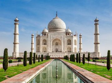 Family Getaway 2 Days Agra and New Delhi Vacation Package