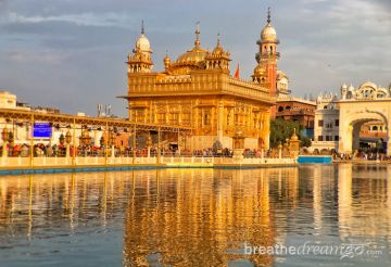 Ecstatic 2 Days Amritsar and New Delhi Vacation Package