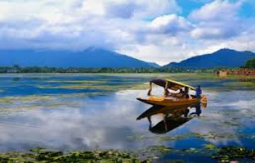 Amazing 4 Days 3 Nights srinagar Holiday Package