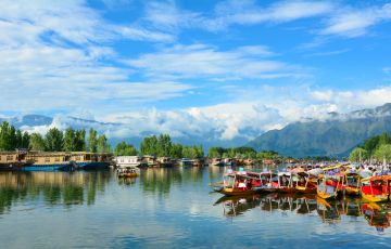 Heart-warming 5 Days Delhi to srinagar Vacation Package