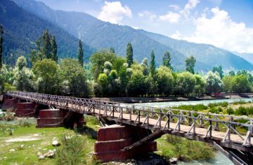 Kashmir package With Houseboat