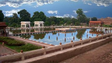 4 Days 3 Nights Srinagar Special Tour Package