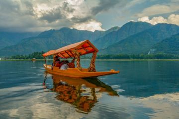 3 Nights 4 Days Srinagar Tour Packages