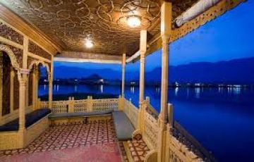 4 NIGHTS 5 DAYS HONEYMOON PACKAGE SRINAGAR TO SRINAGAR  Bed Decoration/Candle Light Dinner/ Honeymoon Cake 3star