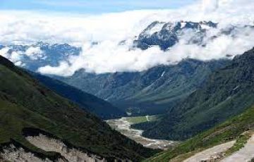 6 Days 5 Nights Gangtok Nathula Yumthang Lachung Tour Package