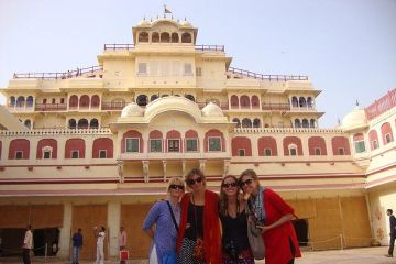 4 Days 3 Nights Agra Jaipur Tour Package by Resfeber Travel