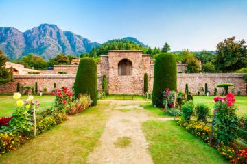 Beautiful 7 Days 6 Nights Srinagar Tour Package by Travel Bucket Holidays