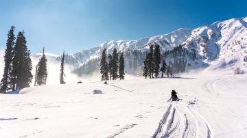 Kashmir Tour 3 Nights and 4 Days          Package by              Pack n Come Holidays