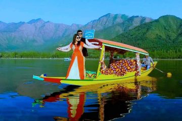 Romantic kashmir  4 Days 3 Nights Srinagar Tour Package