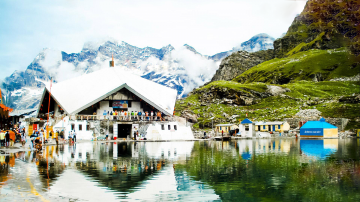 Amazing 5 Days Delhi to Manali Honeymoon Trip Package