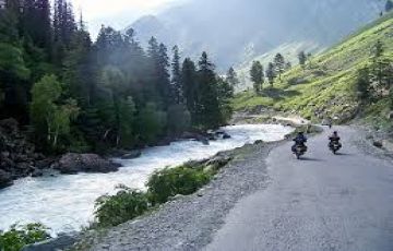 Family Getaway Kashmir Rafting Tour Package for 6 Days