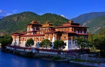 Experience 7 Days Bhutan to Punakha Luxury Vacation Package