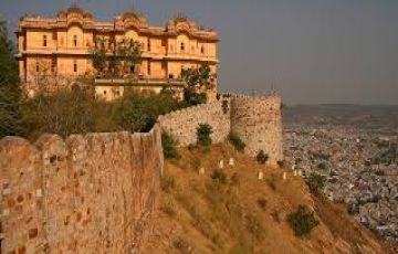 Heart-warming 3 Days 2 Nights Jaipur Palace Holiday Package