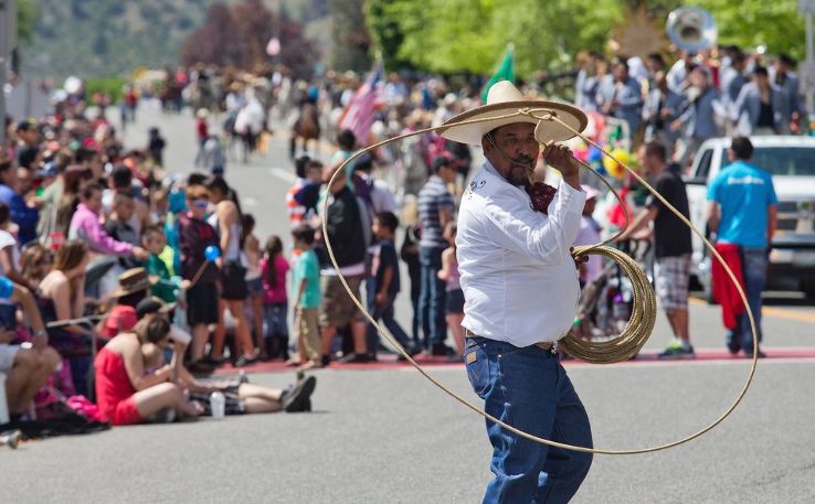 Washington State Apple Blossom Festival In United States Of America Photos Fair Festival When Is Washington State Apple Blossom Festival Hellotravel