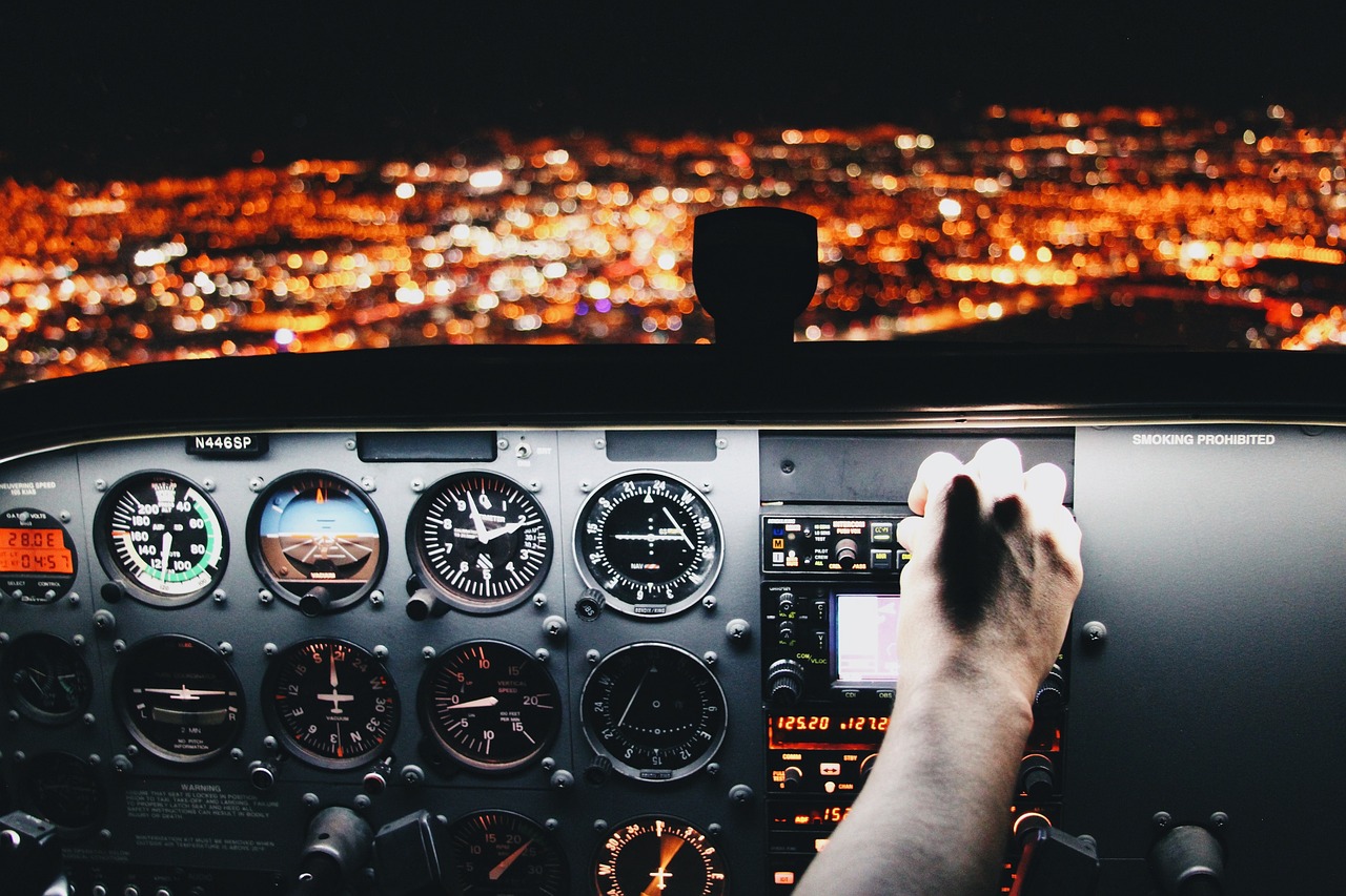 How to Become a Commercial Pilot in India: A Step-by-Step Guide