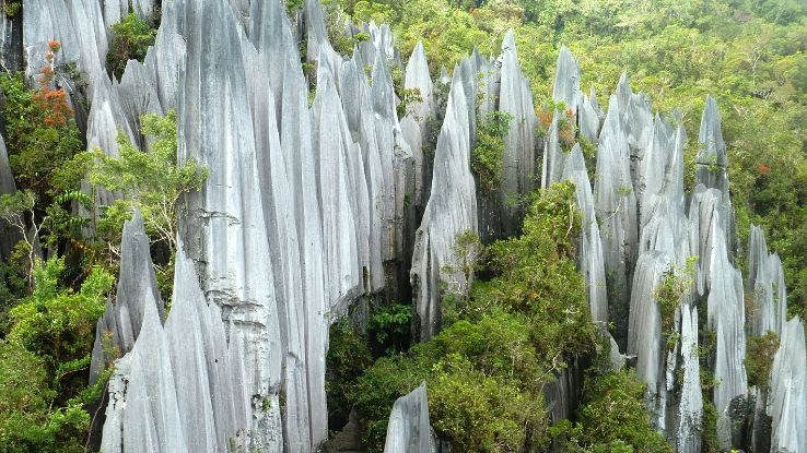 Mount Gunung Api & pinnacles Trip Packages