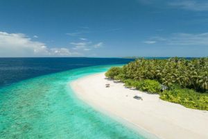 5 Days 4 Nights in Kamadhoo Tour Package by Zaha Travels