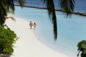 Experience 4 Days 3 Nights Kurumba Maldives Tour Package by Zaha Travels