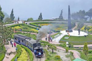 05 days-Gangtok & Darjeeling Holiday Package by Elite Escapes