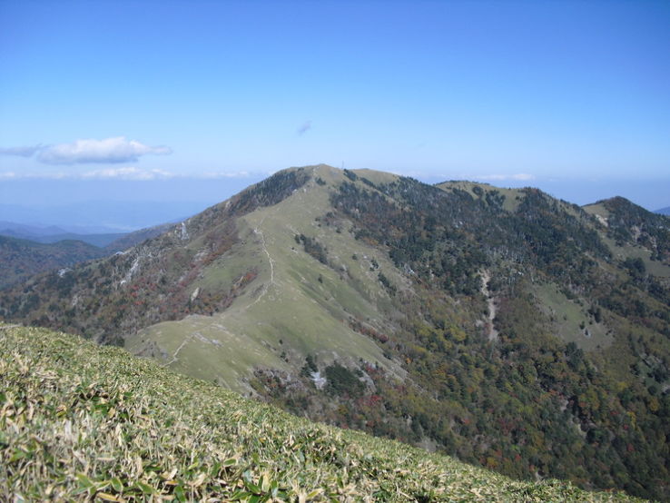 Mountain which overlooks Mount Tsurugi system Trip Packages