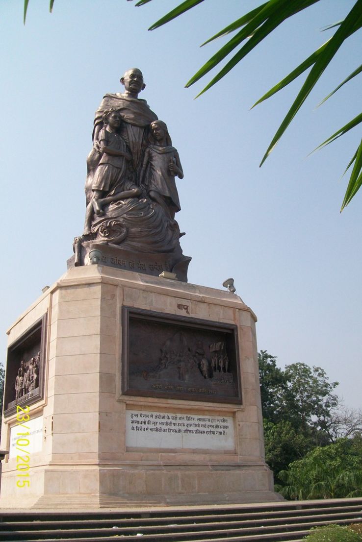 Statue of Mahatma Gandhi Trip Packages