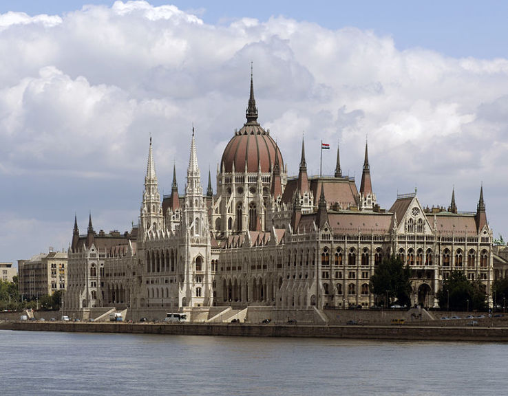 Hungarian Parliament Building Trip Packages