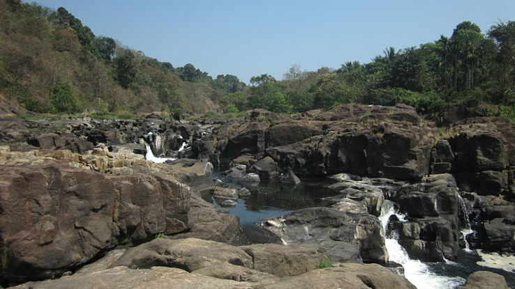 PERUNTHENARUVI WATERFALLS Trip Packages