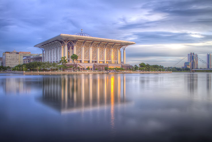 Masjid Tuanku Mizan Zainal Abidin - Masjid Besi Trip Packages