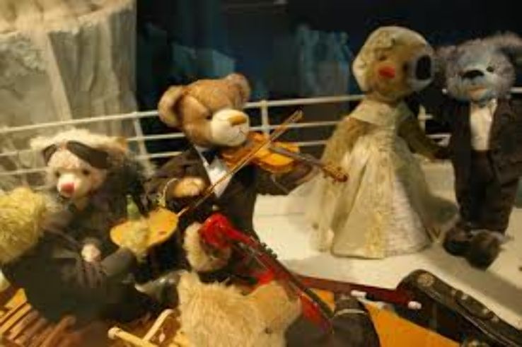 Izu Teddy Bear Museum Trip Packages