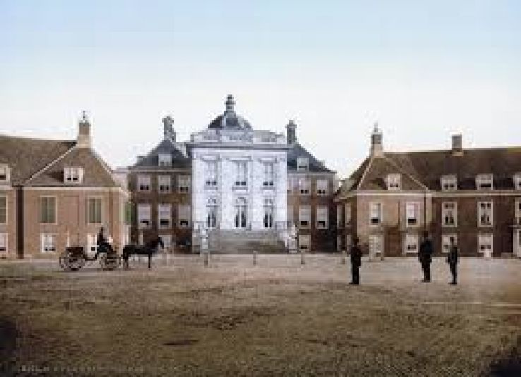 Huis ten Bosch palace Trip Packages