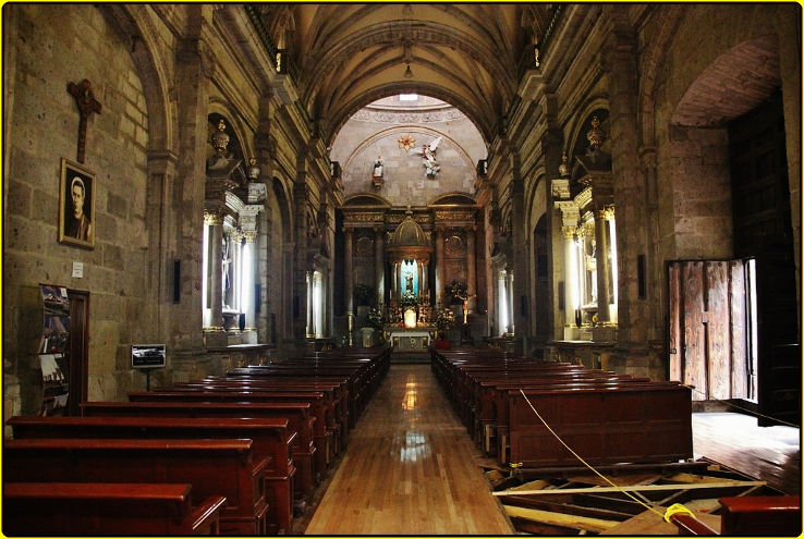 Templo de Santa Maria de Gracia Trip Packages