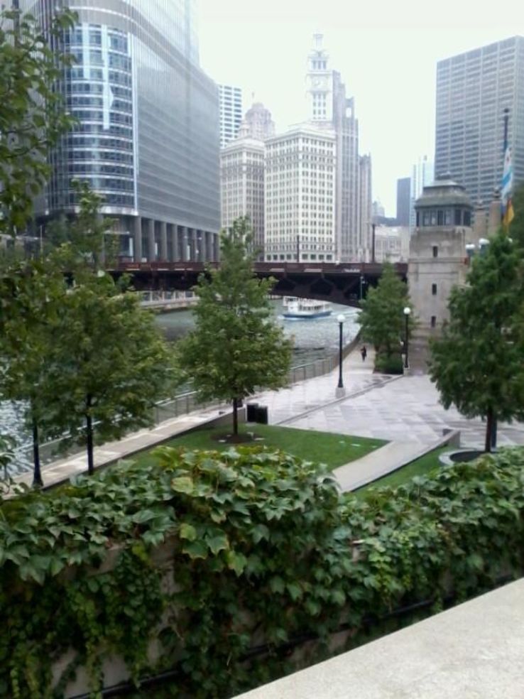 Chicago Riverwalk Trip Packages